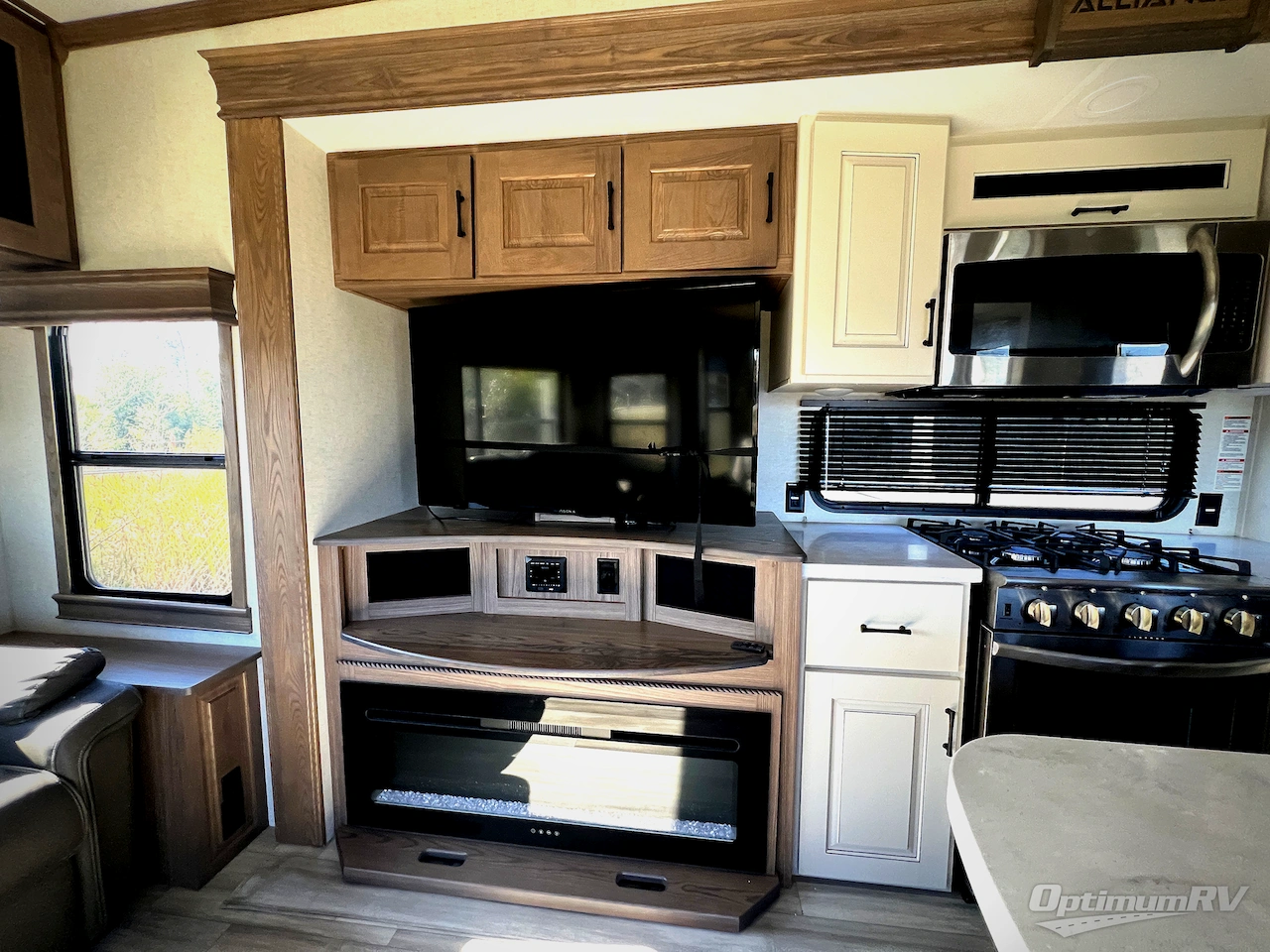 2023 Alliance Paradigm 340RL Photo 8