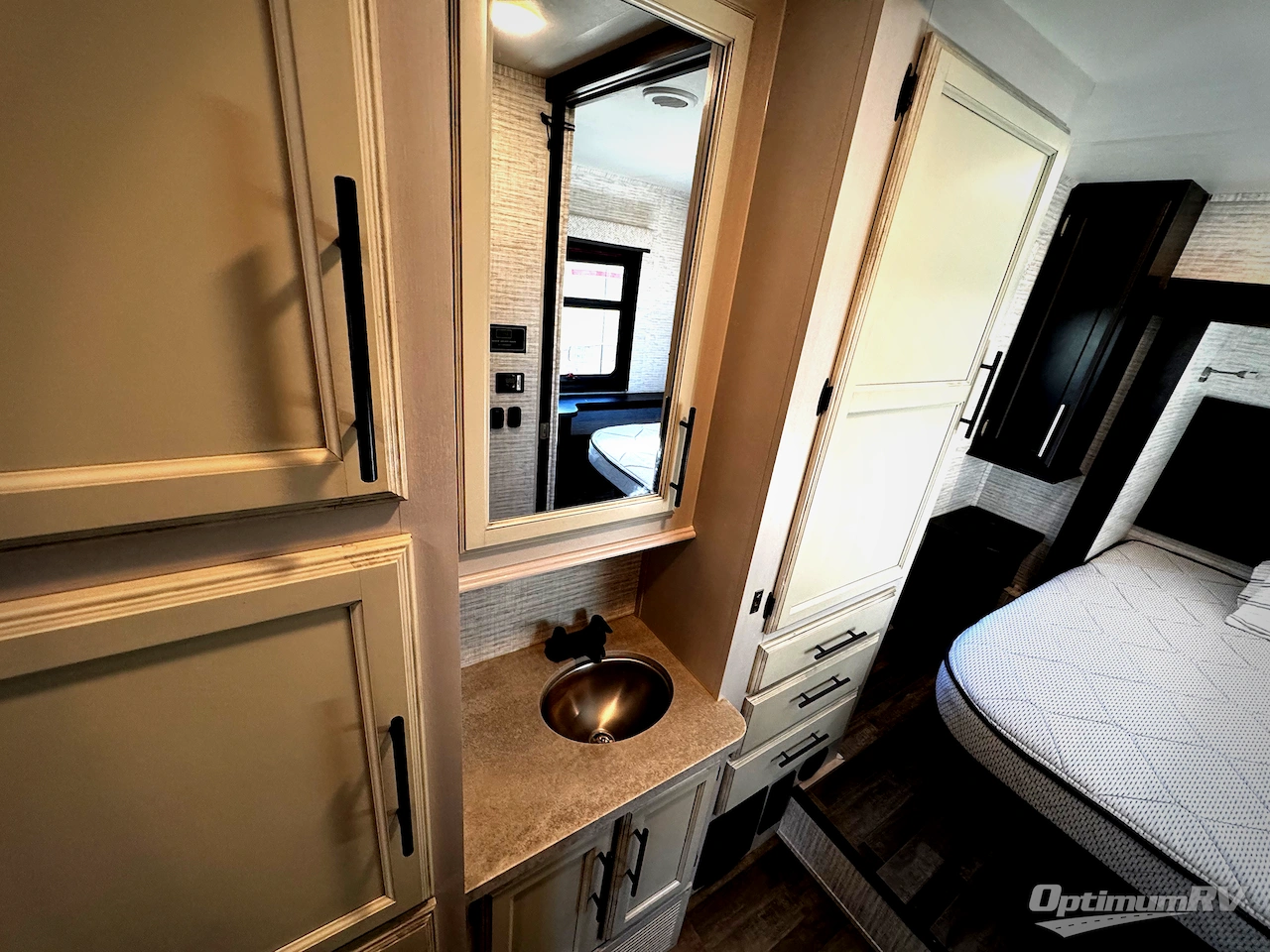 2024 Entegra Odyssey 30Z Photo 18