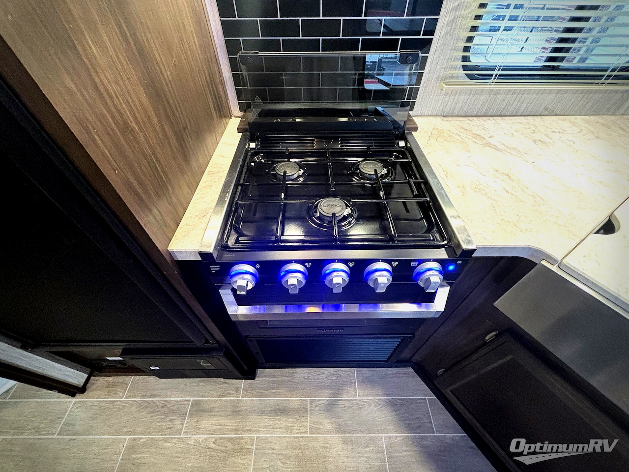 2020 Forest River Cherokee Alpha Wolf 23RDL Photo 8