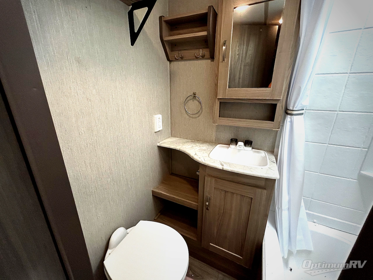 2020 Coachmen Freedom Express Ultra Lite 292BHDS Photo 12