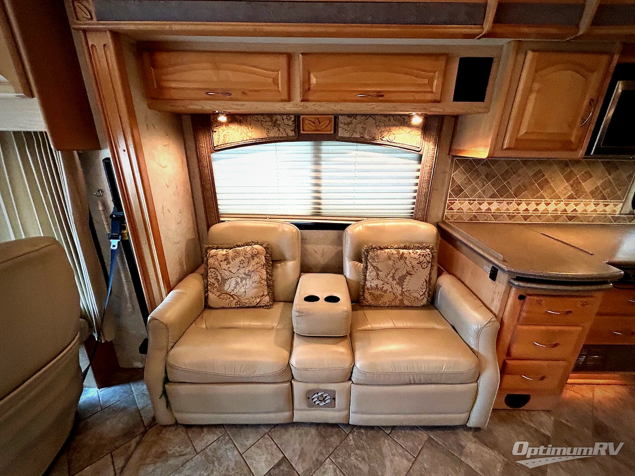 2008 National RV Pacifica PC40D Photo 11