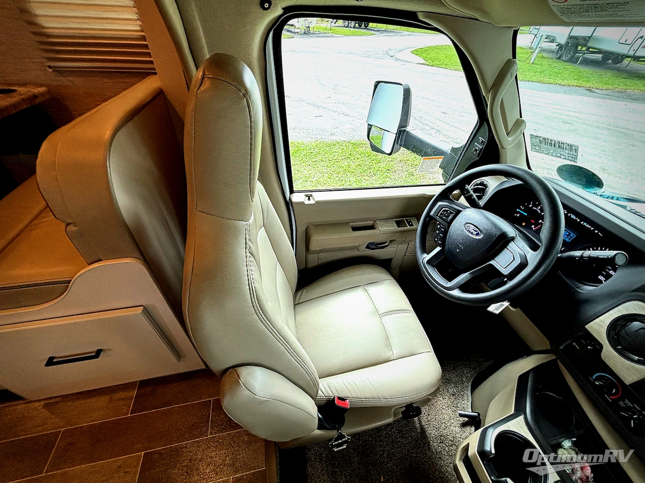 2022 Thor Chateau 28Z Photo 7