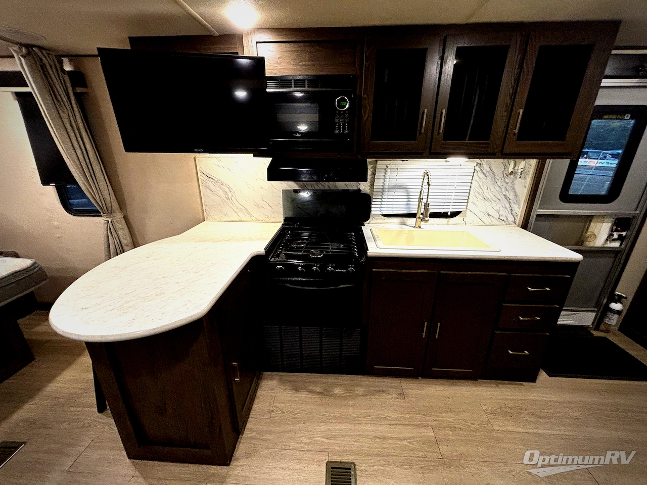 2019 Forest River Salem Hemisphere Hyper-Lyte 23RBHL Photo 6