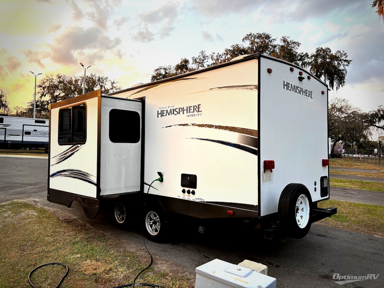 2019 Forest River Salem Hemisphere Hyper-Lyte 23RBHL Photo 3