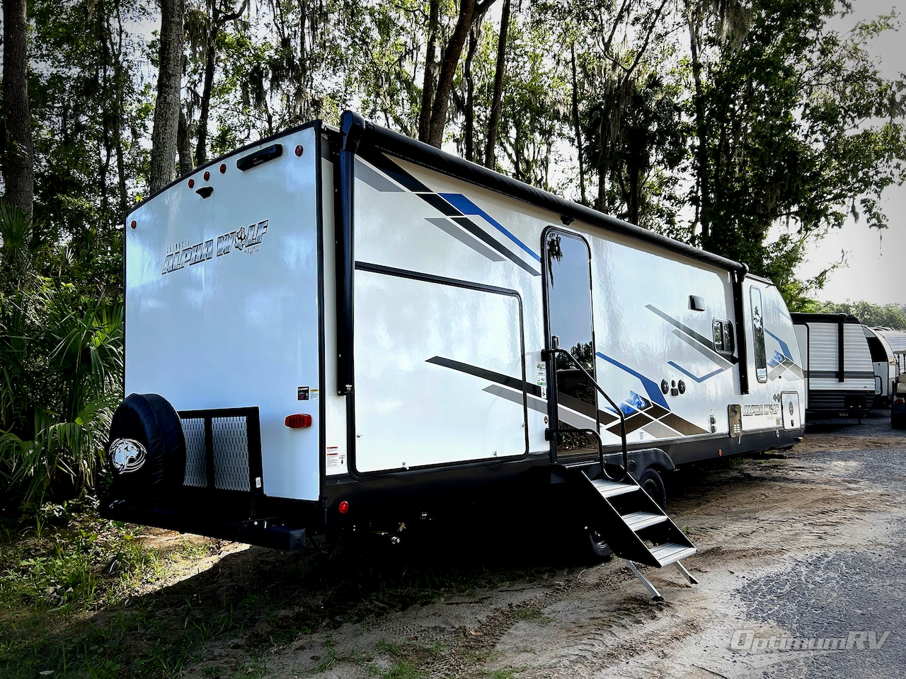 2024 Forest River Cherokee Alpha Wolf 26RB-L Photo 2