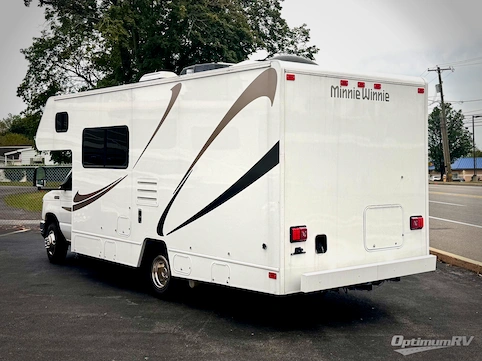 2019 Winnebago Minnie Winnie 325AR RV Photo 3