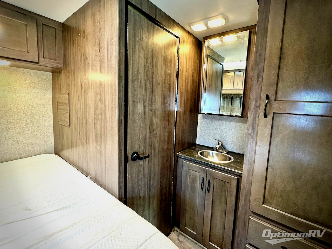2019 Winnebago Minnie Winnie 325AR Photo 7