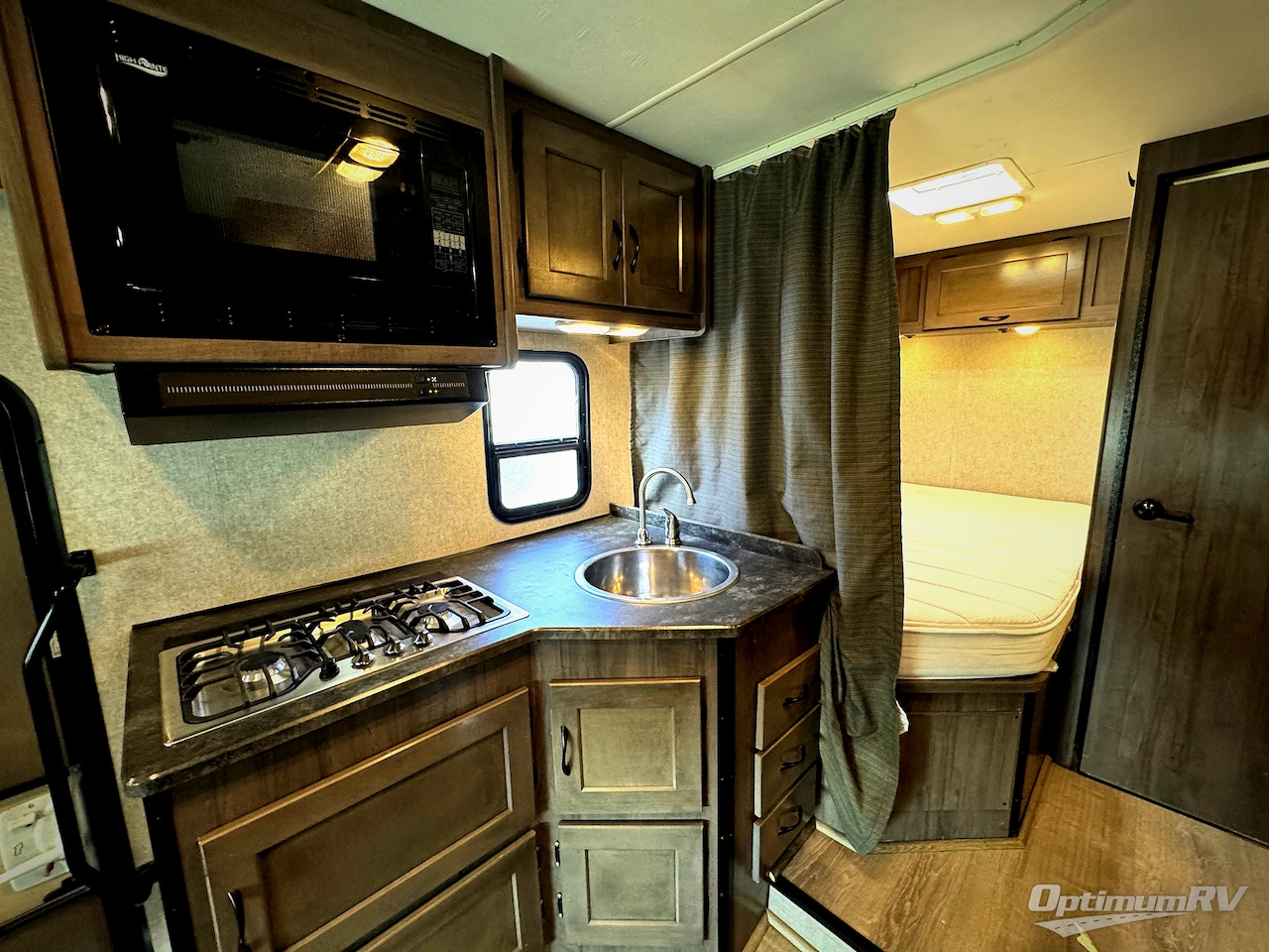 2019 Winnebago Minnie Winnie 325AR Photo 9