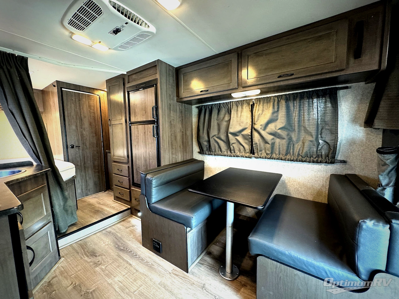 2019 Winnebago Minnie Winnie 325AR Photo 10