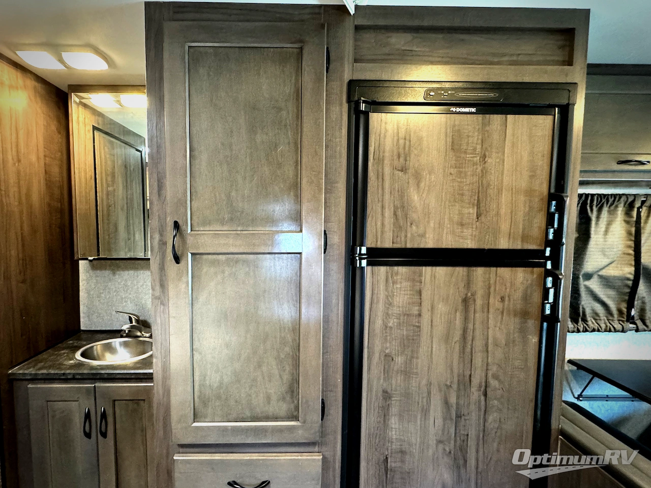 2019 Winnebago Minnie Winnie 325AR Photo 11