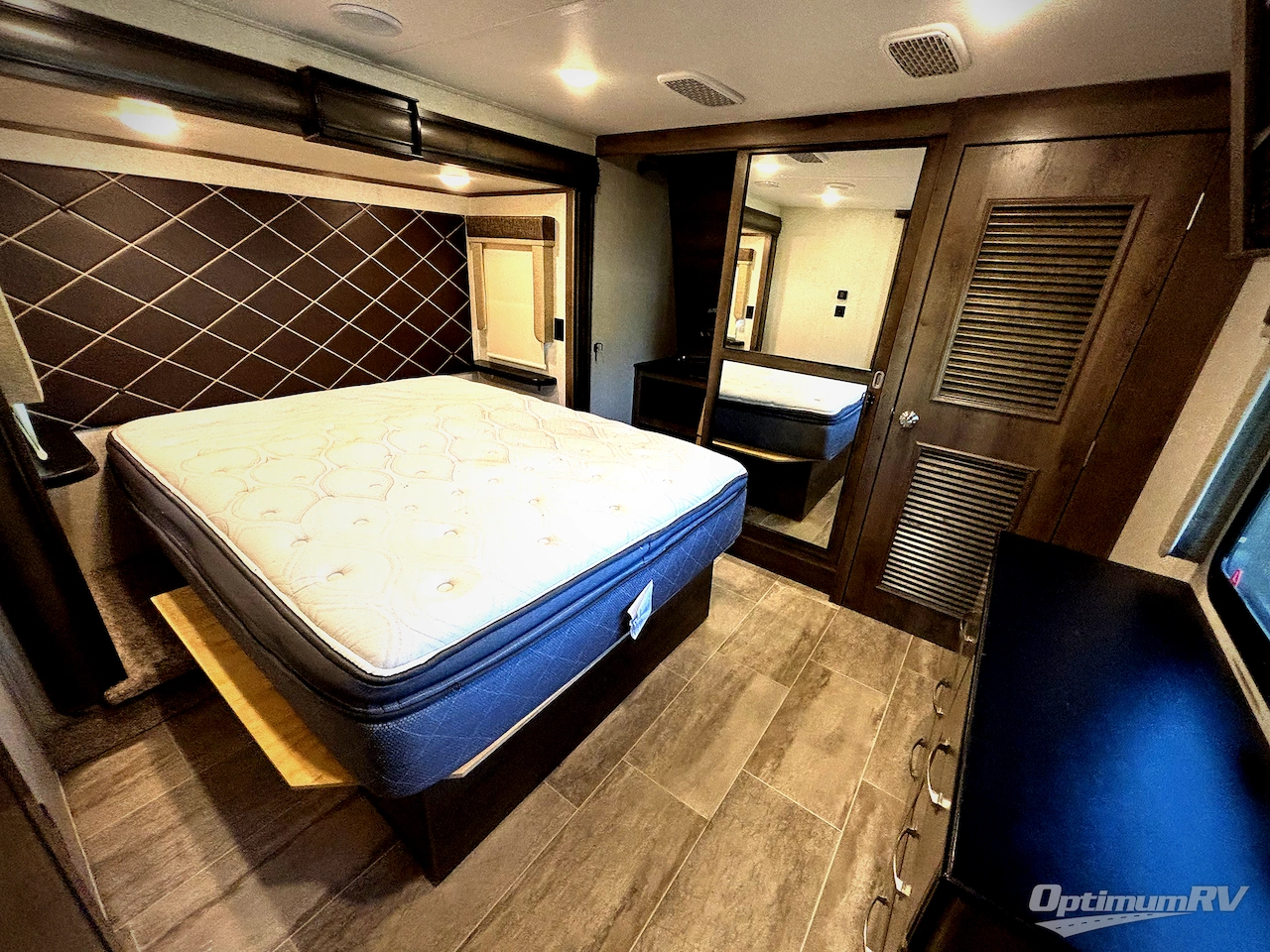 2019 Keystone Montana 3791RD Photo 16