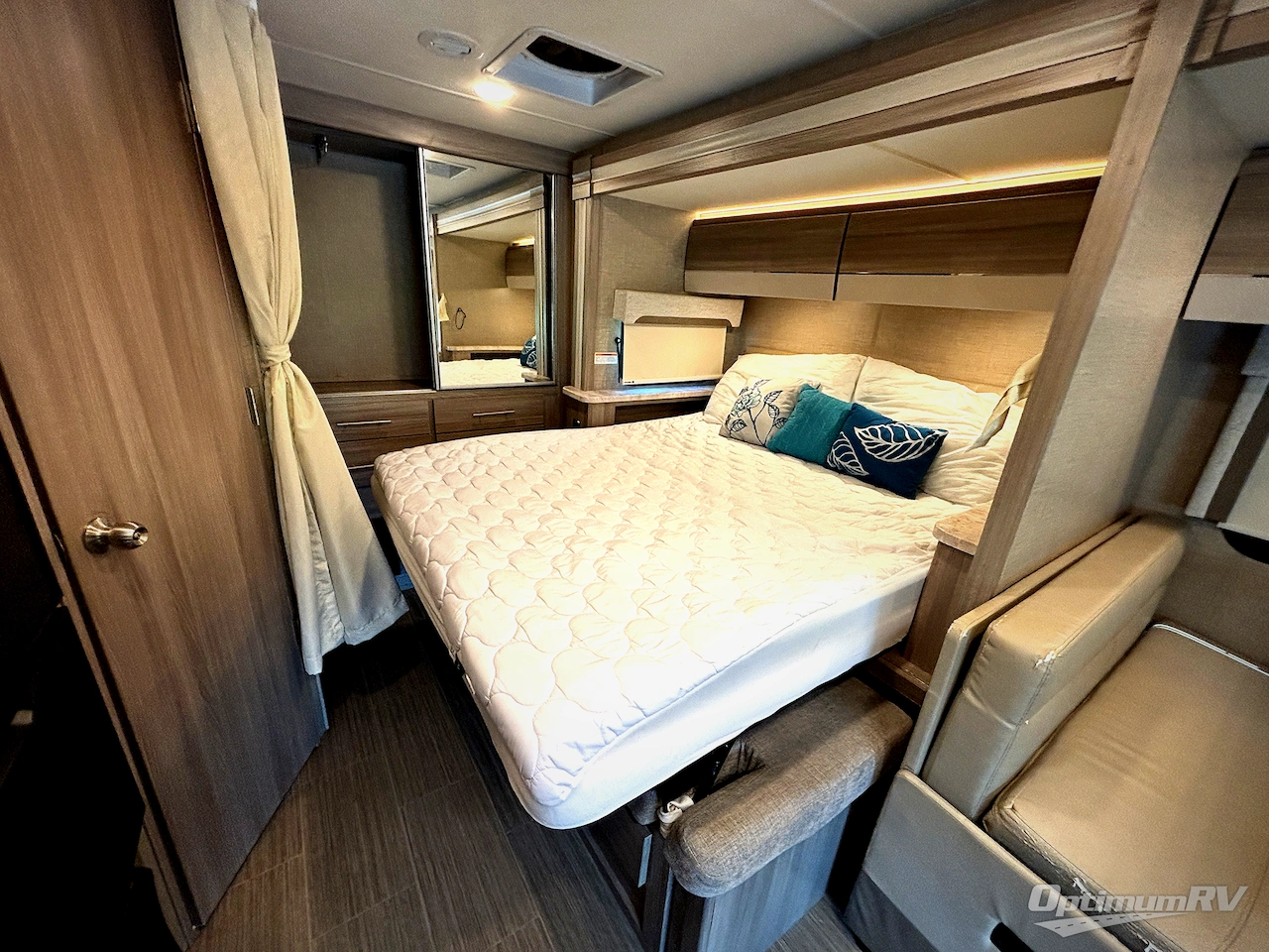 2023 Thor Compass 23TW Photo 33