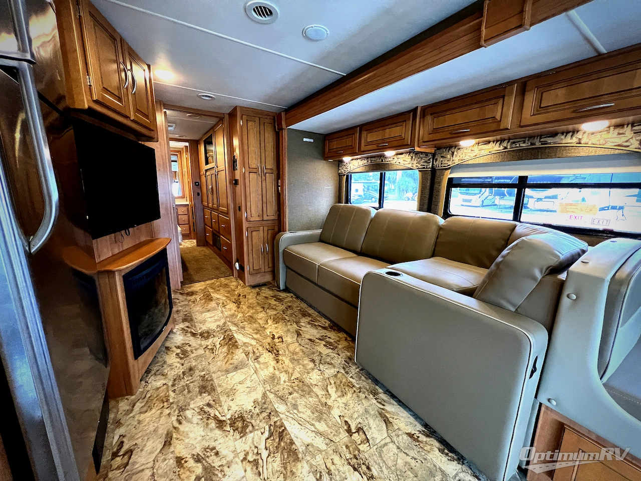 2016 Coachmen Mirada 35LS Photo 8
