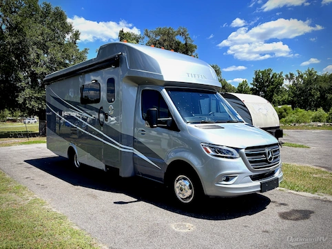 Used 2024 Tiffin Motorhomes Wayfarer 25RW Featured Photo