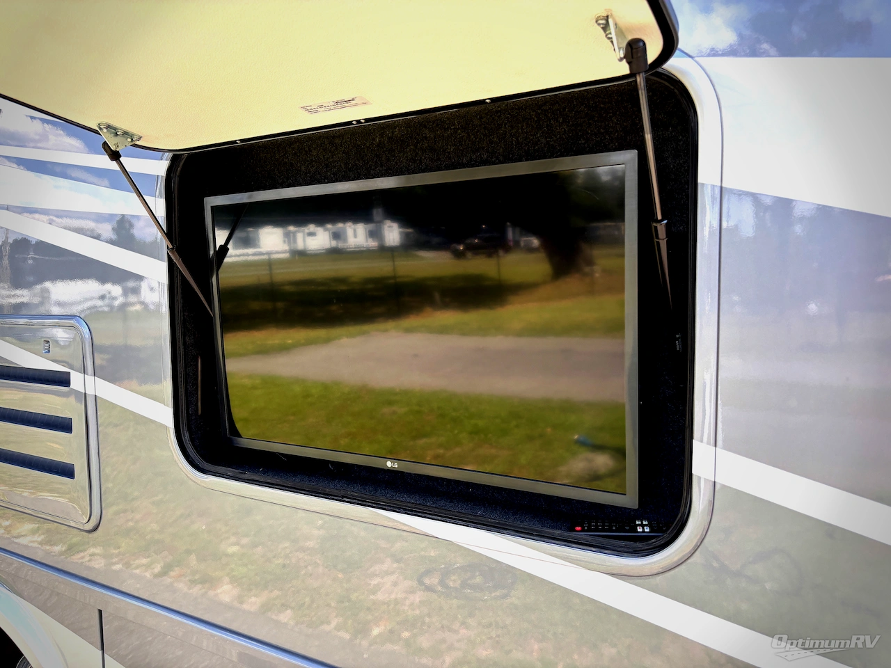 2024 Tiffin Wayfarer 25RW Photo 9