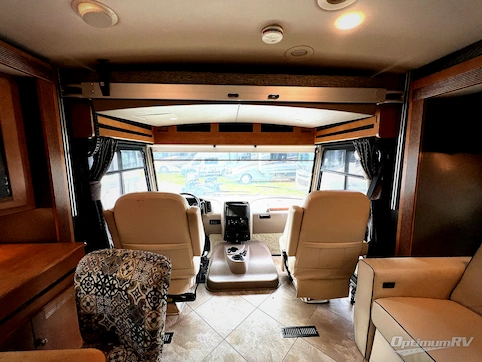 2018 Winnebago Sightseer 33C RV Photo 2