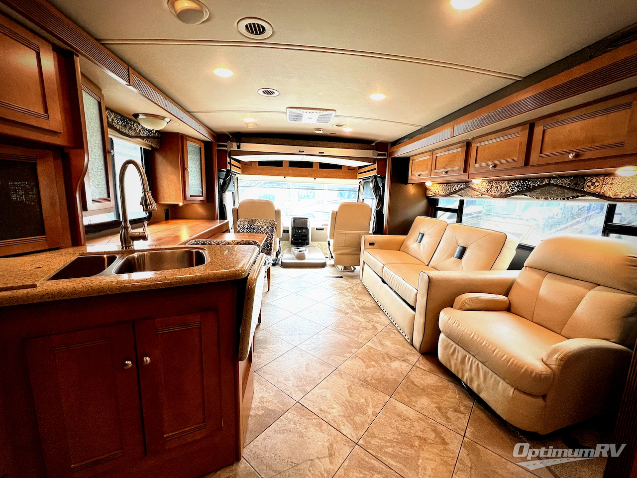 2018 Winnebago Sightseer 33C Photo 5