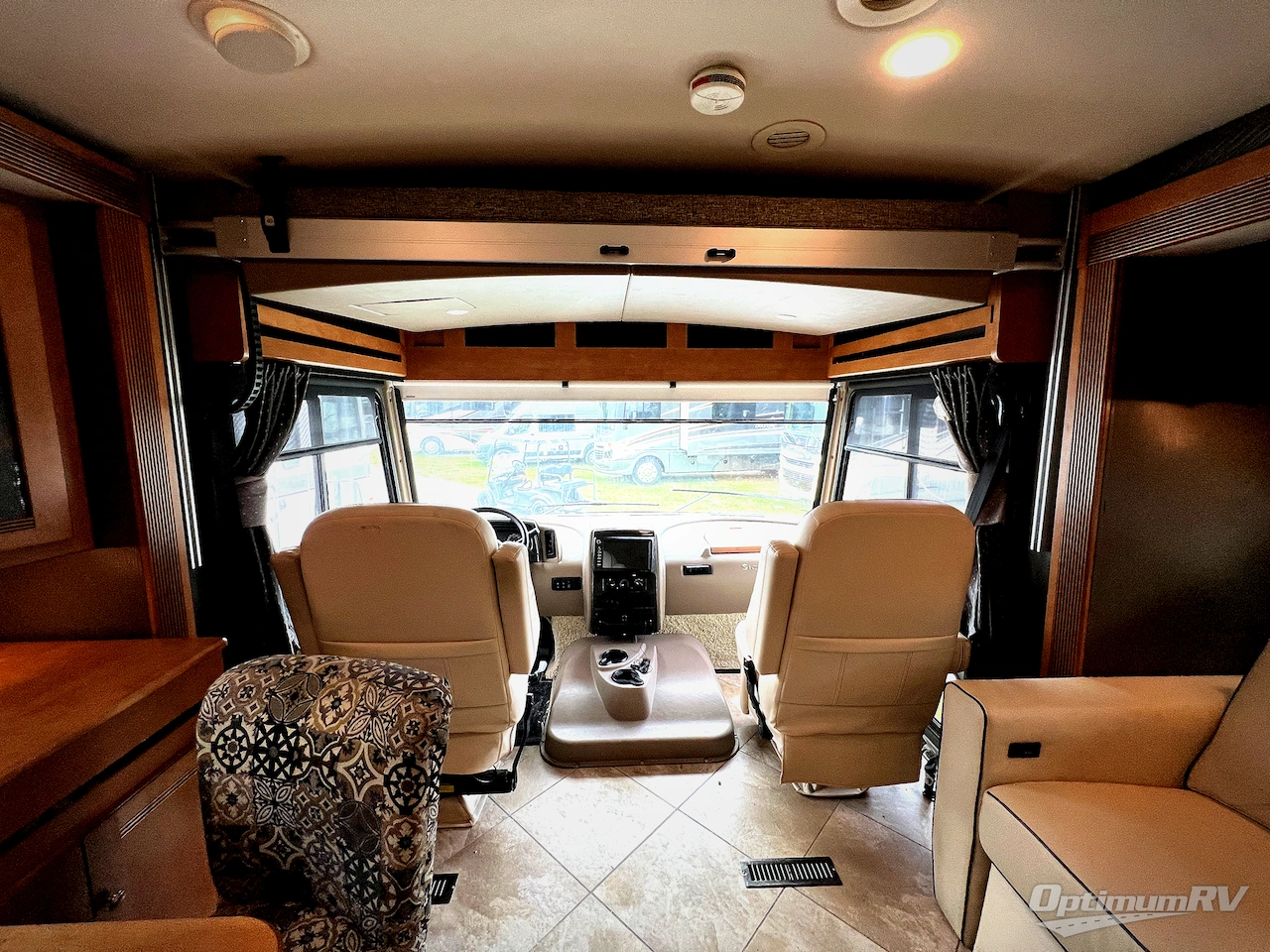 2018 Winnebago Sightseer 33C Photo 6
