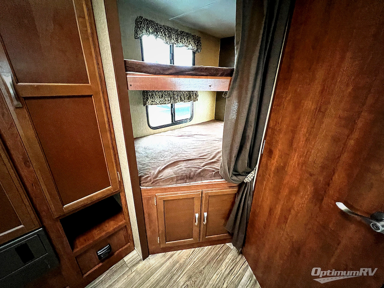 2017 Keystone Passport 2670BH Grand Touring Photo 13