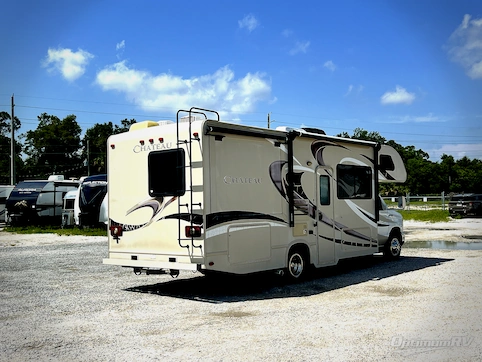 2016 Thor Chateau 26A RV Photo 2