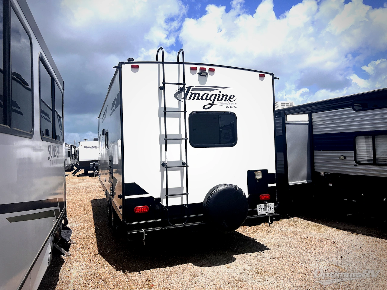 2021 Grand Design Imagine XLS 22RBE Photo 3