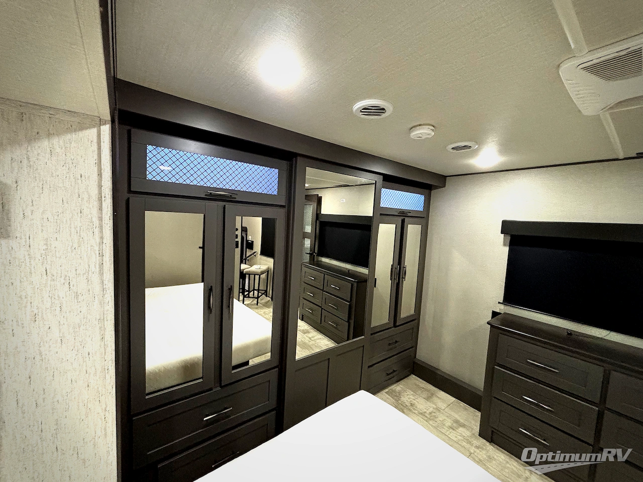 2022 Grand Design Momentum M-Class 351MS-R Photo 8