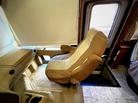 2012 Tiffin Allegro 35 QBA RV Photo 2