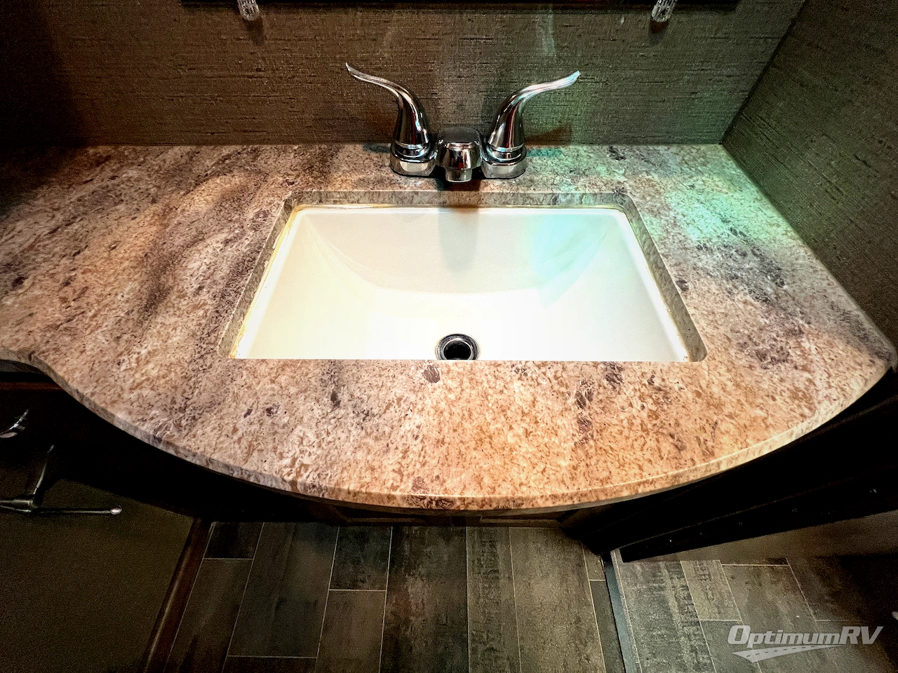 2019 Winnebago Outlook 27D Photo 20