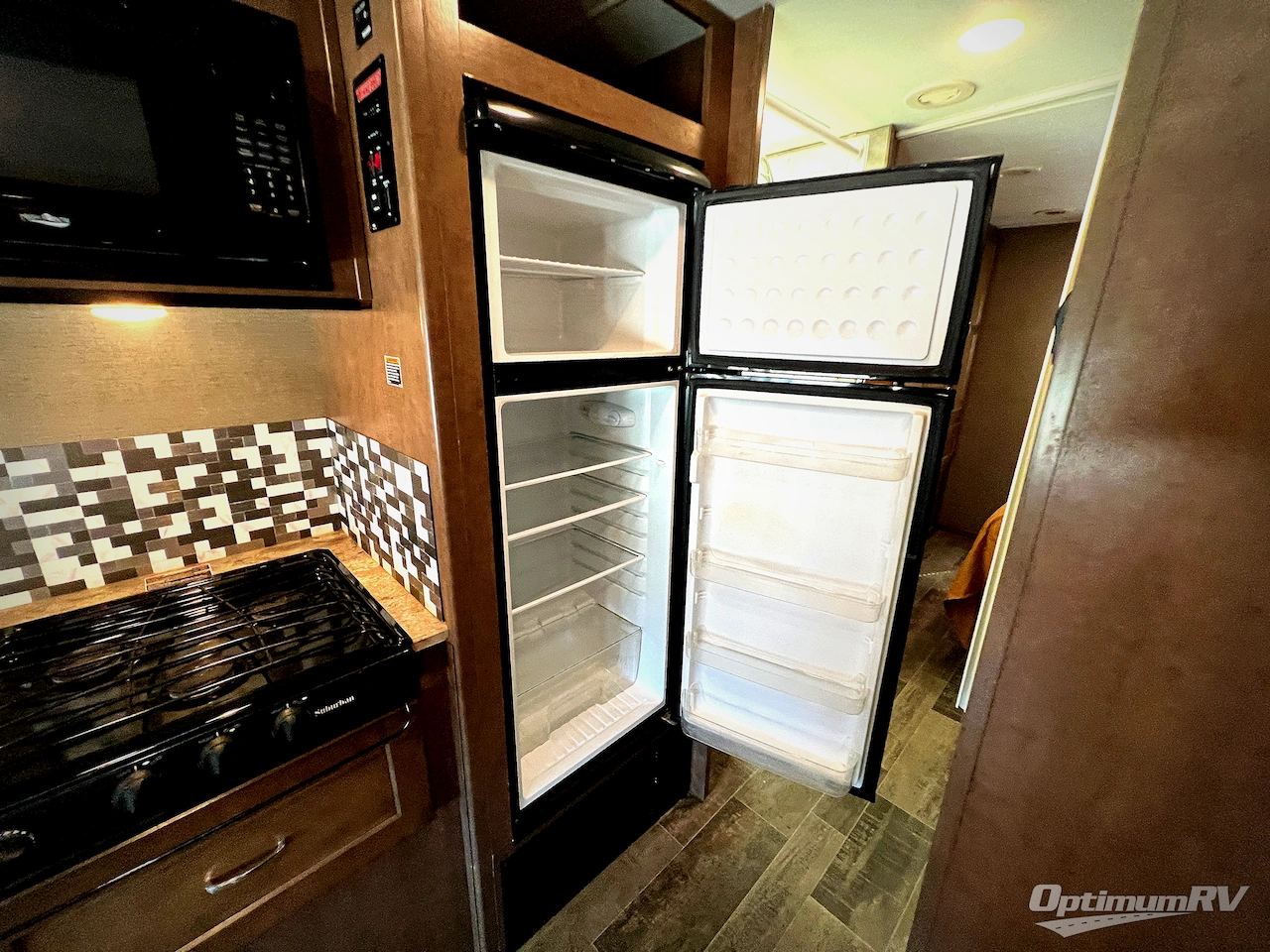 2019 Winnebago Outlook 27D Photo 17