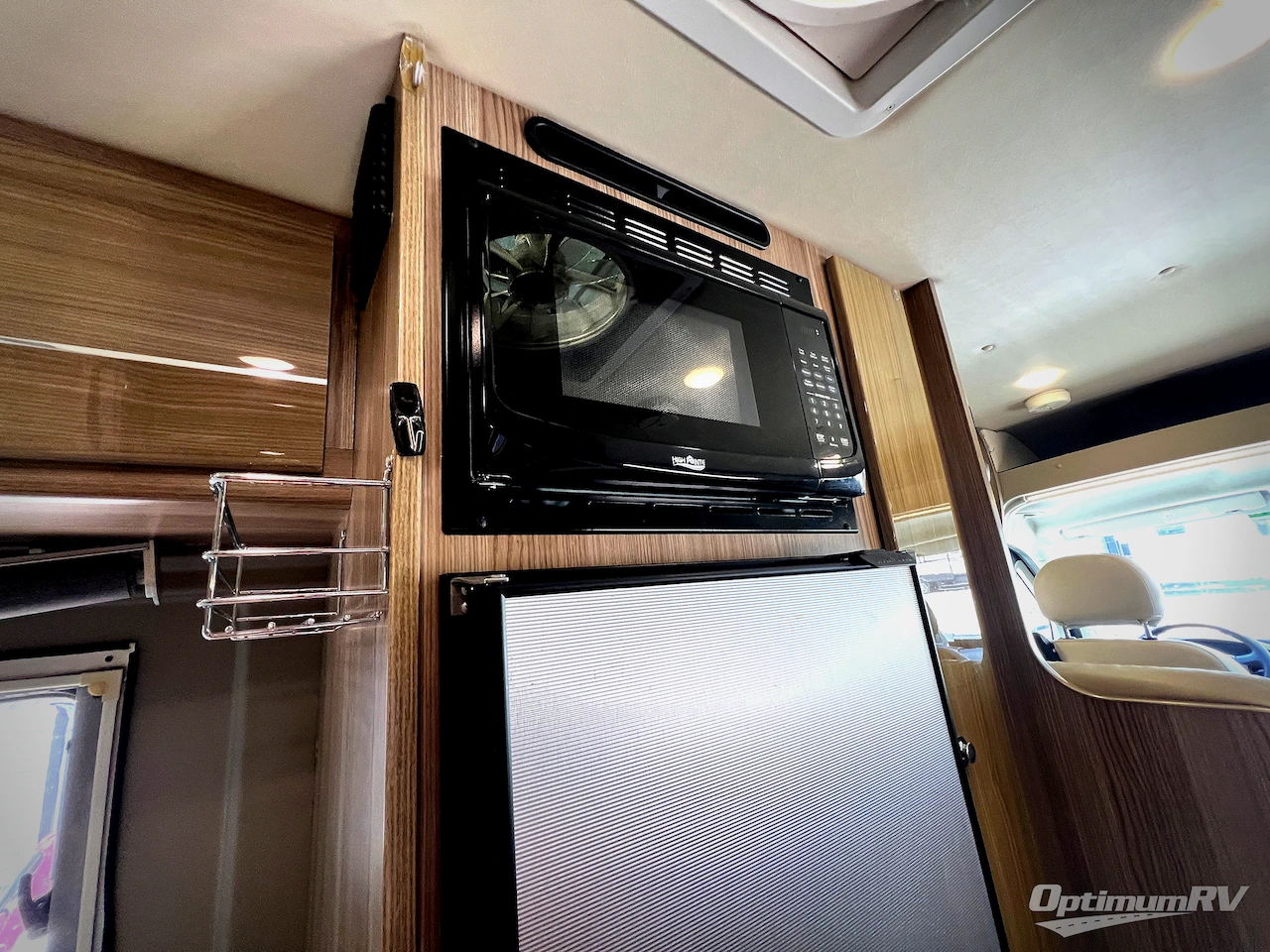 2019 Winnebago Travato 59G Photo 16