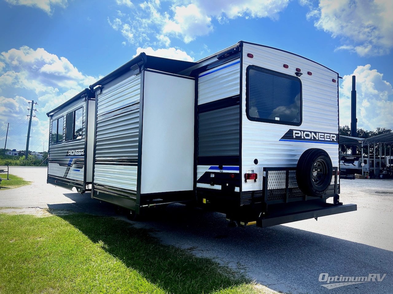 2024 Heartland Pioneer DS320 Photo 2