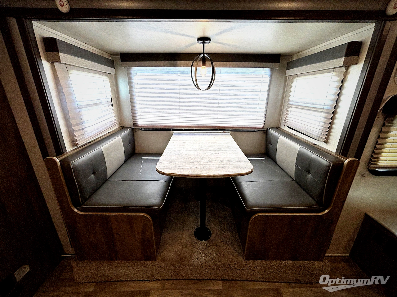 2022 Forest River Surveyor Legend 19MBLE Photo 11