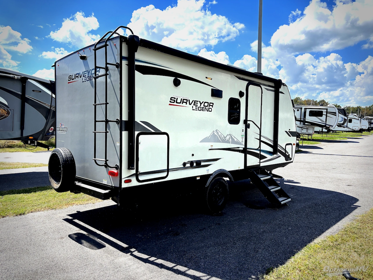 2022 Forest River Surveyor Legend 19MBLE Photo 2