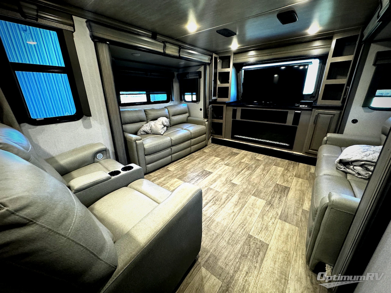 2021 Keystone Montana 3761FL Photo 13