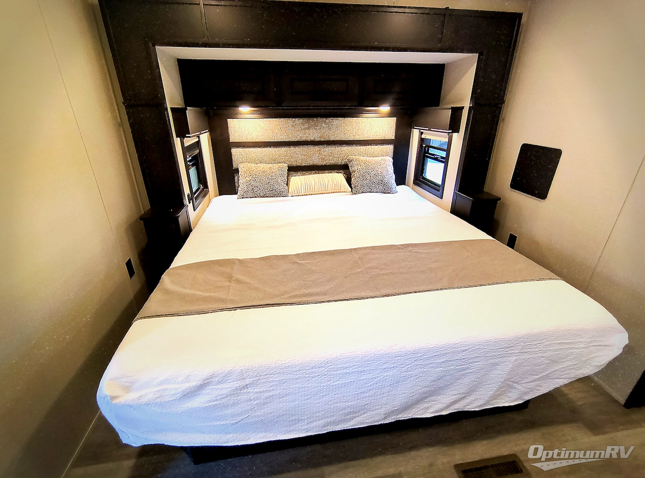 2024 DRV Luxury Suites Mobile Suites MS 41RKDB Photo 18