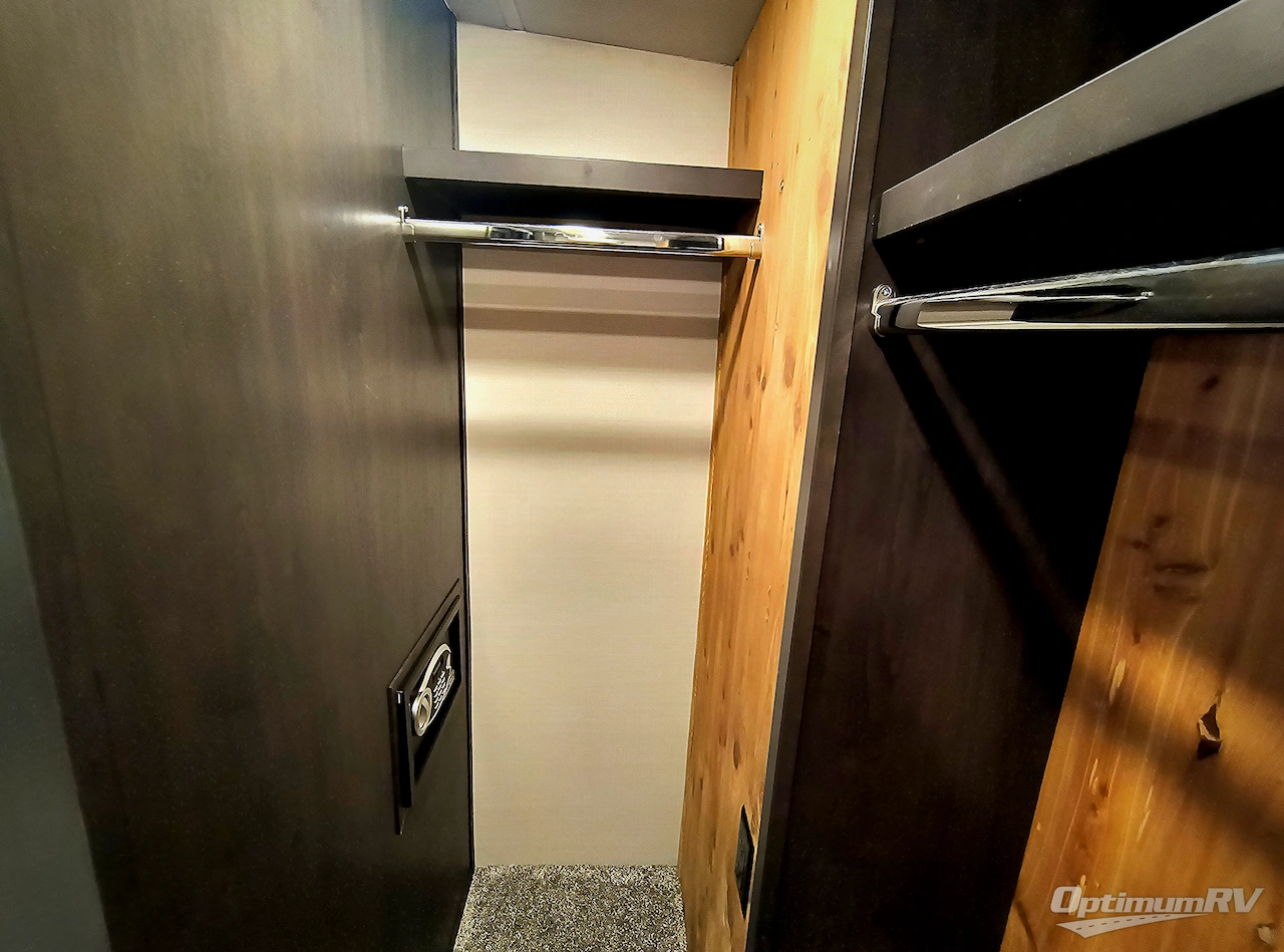 2024 DRV Luxury Suites Mobile Suites MS 41RKDB Photo 24
