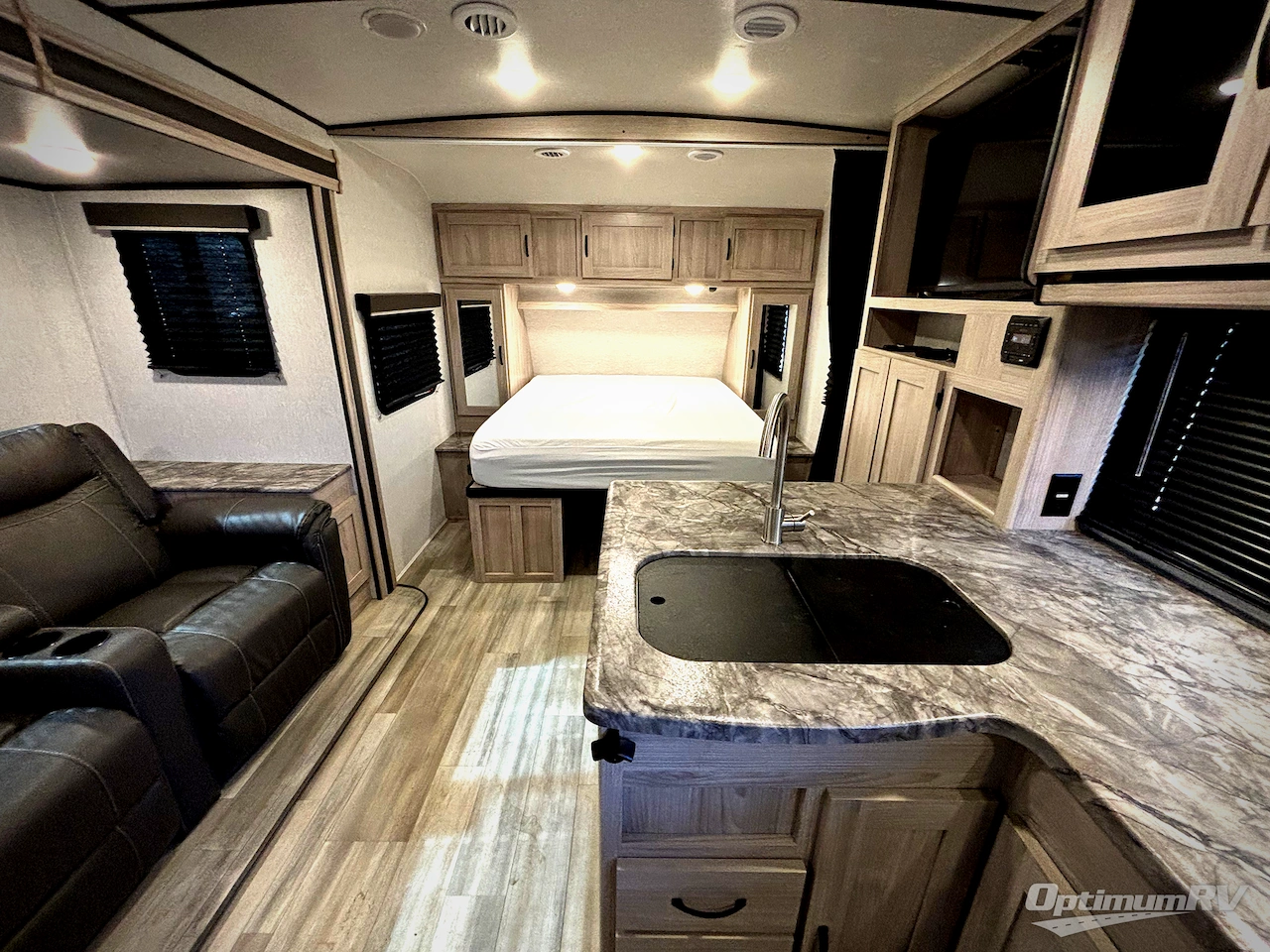 2022 Coachmen Northern Spirit Ultra Lite 1943RB Photo 5