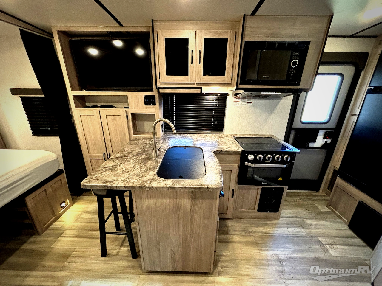 2022 Coachmen Northern Spirit Ultra Lite 1943RB Photo 6