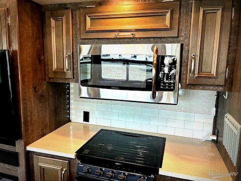 2018 Keystone Montana High Country 385BR RV Photo 2