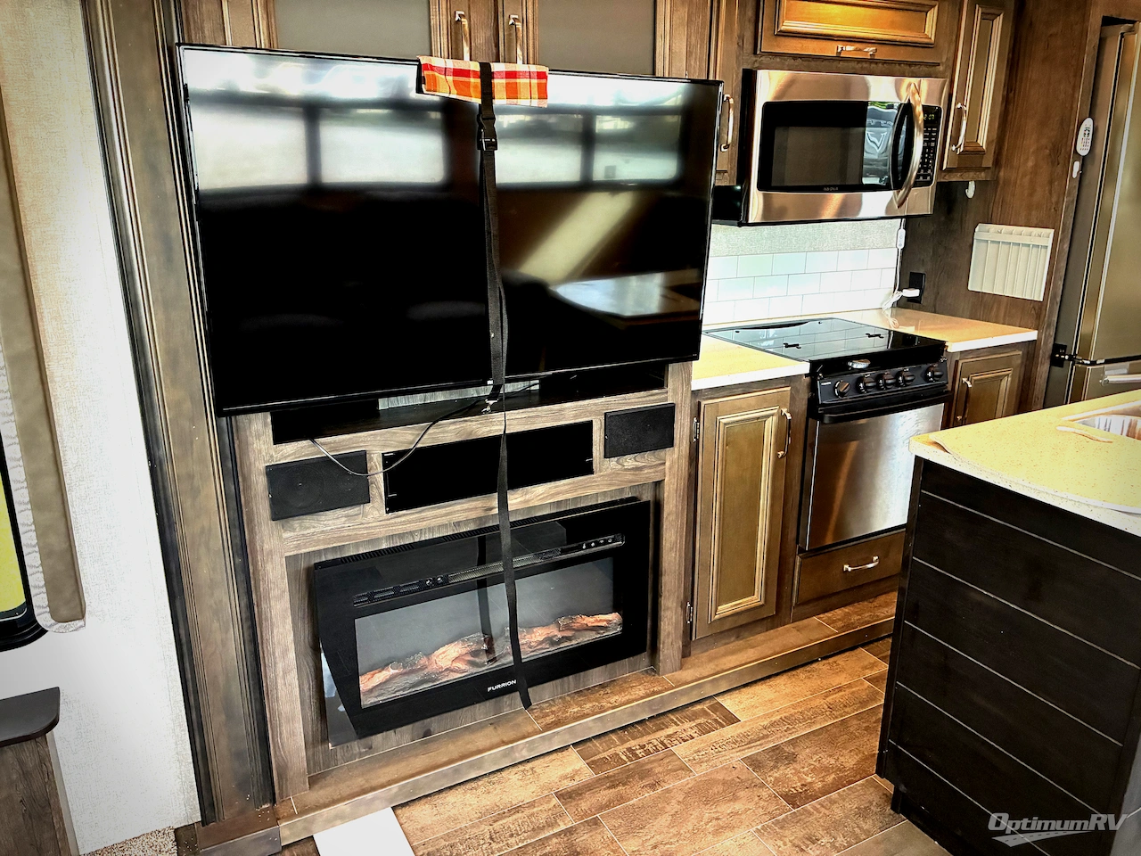 2018 Keystone Montana High Country 385BR Photo 13