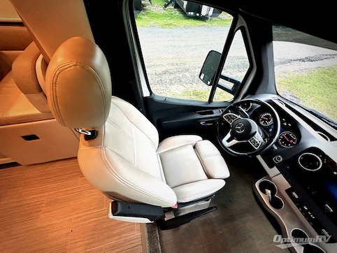 2022 Thor Tiburon Sprinter 24RW RV Photo 2