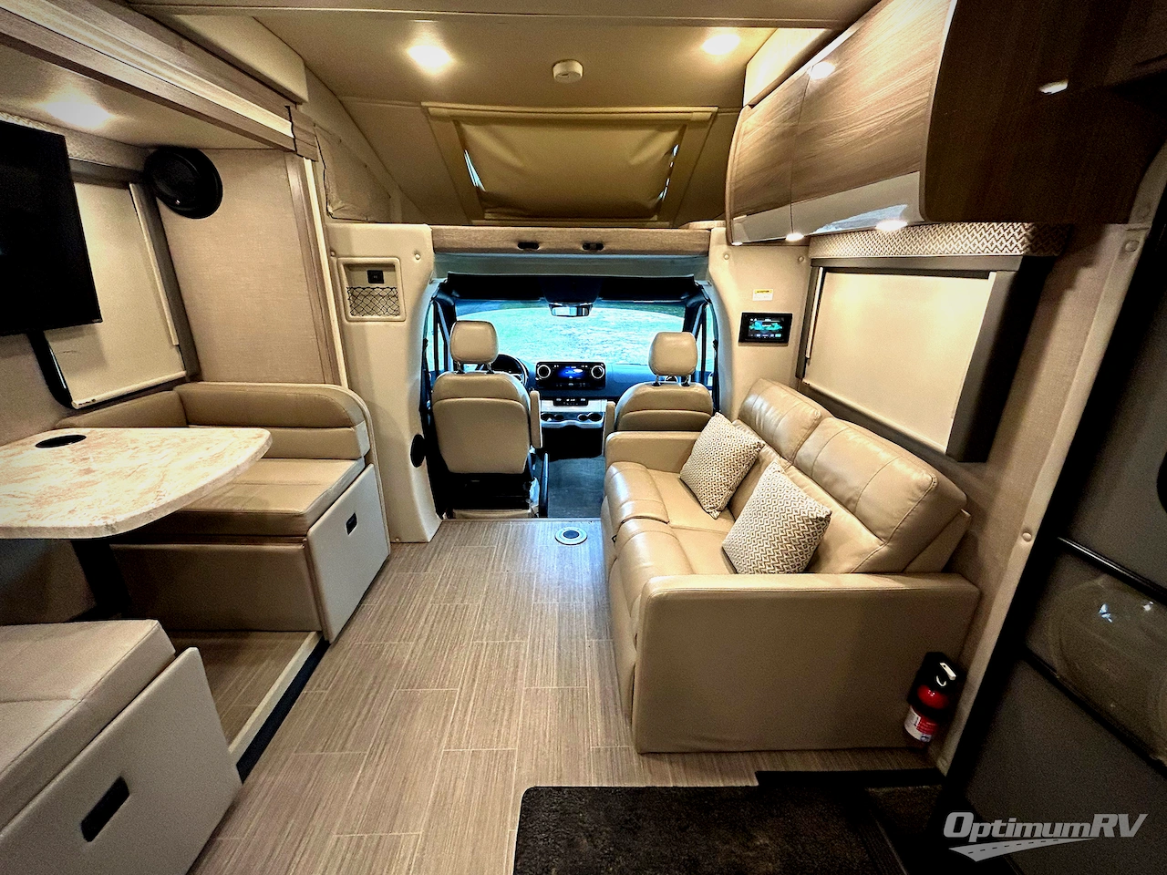 2022 Thor Tiburon Sprinter 24RW Photo 5