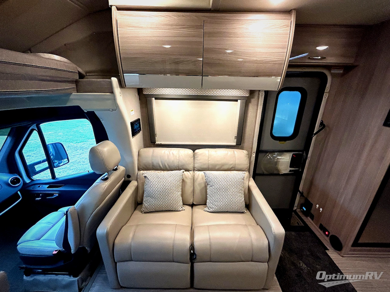 2022 Thor Tiburon Sprinter 24RW Photo 12
