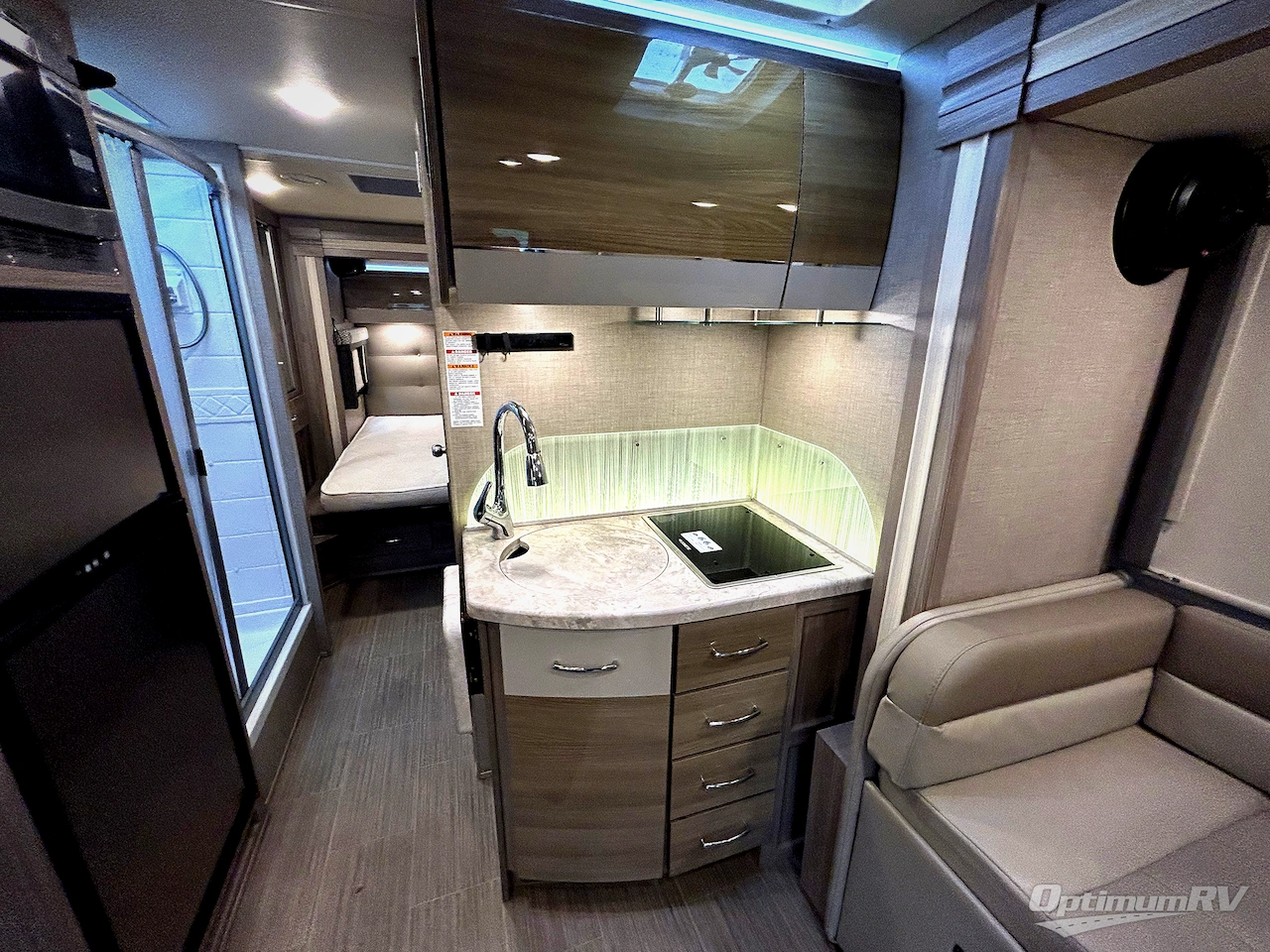 2022 Thor Tiburon Sprinter 24RW Photo 14