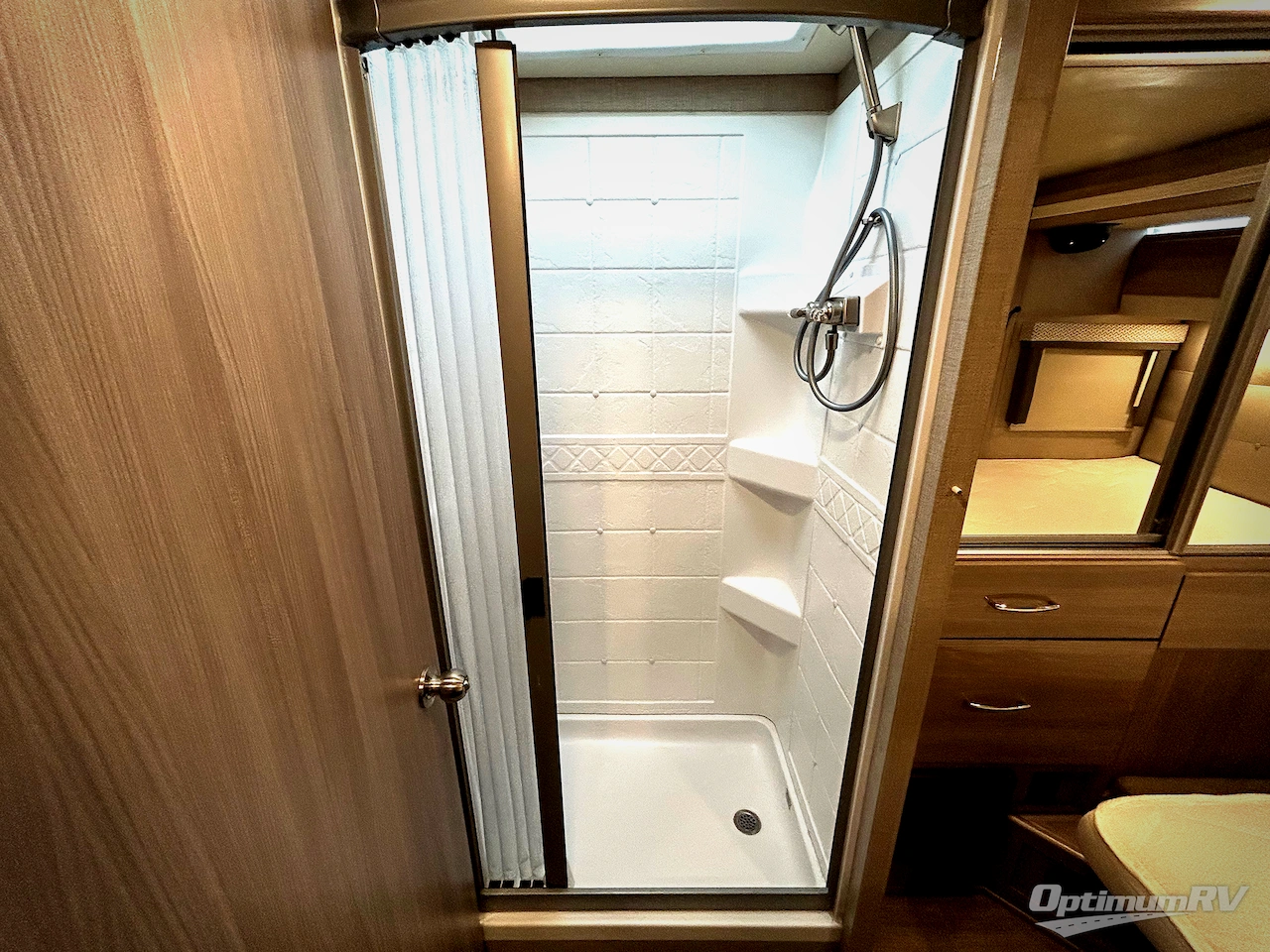 2022 Thor Tiburon Sprinter 24RW Photo 18