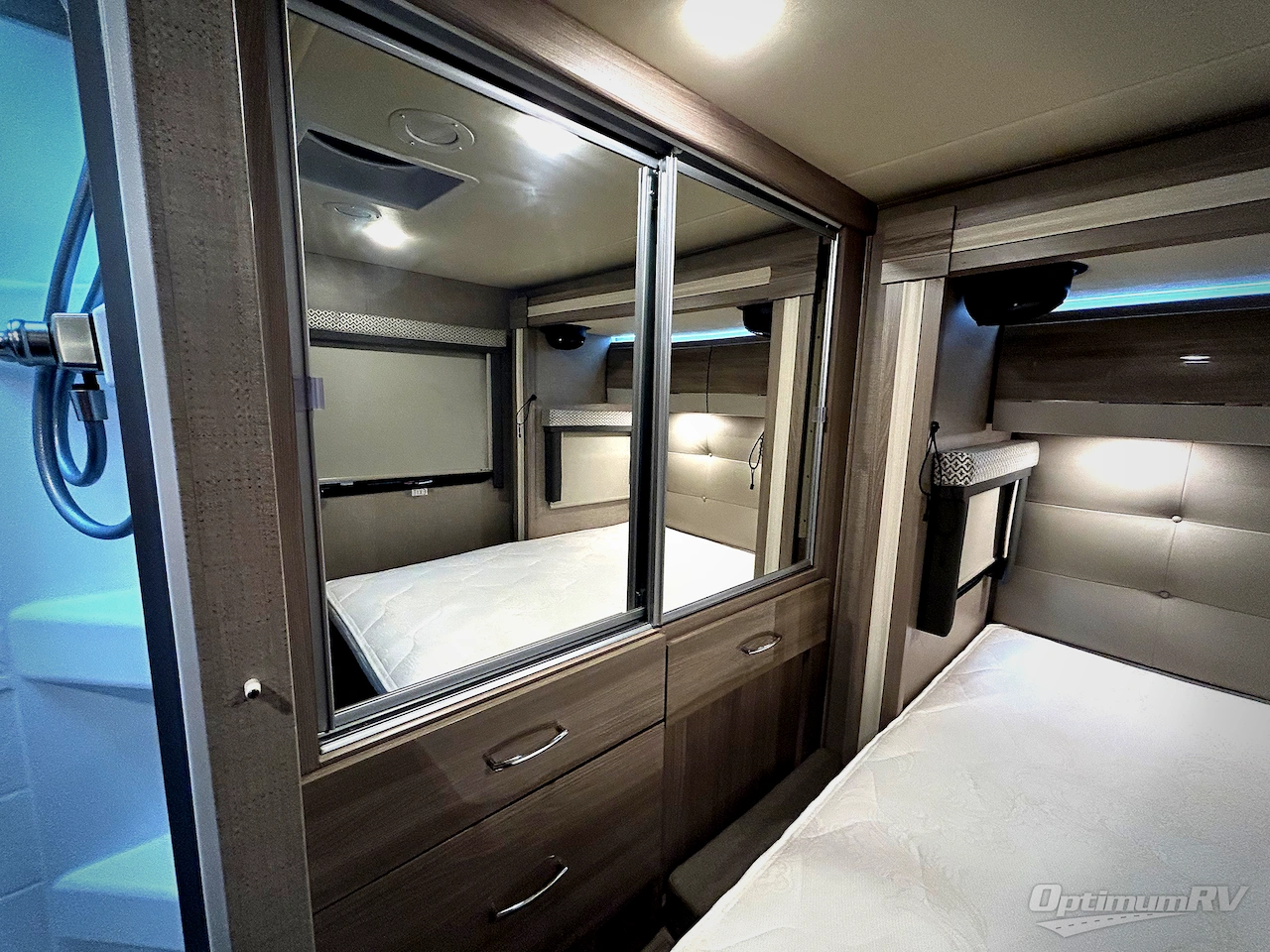 2022 Thor Tiburon Sprinter 24RW Photo 20