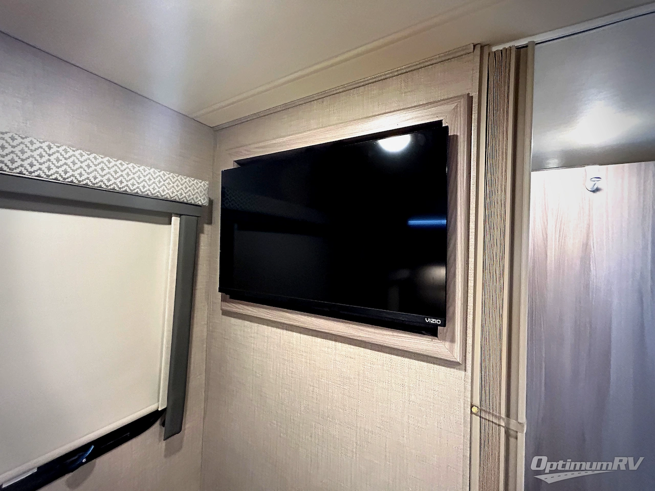 2022 Thor Tiburon Sprinter 24RW Photo 21
