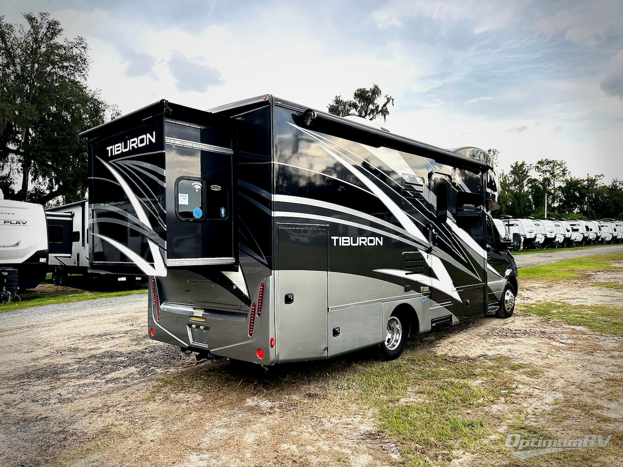 2022 Thor Tiburon Sprinter 24RW Photo 2