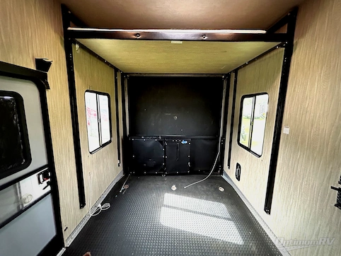 2018 Heartland Fuel 335 RV Photo 4