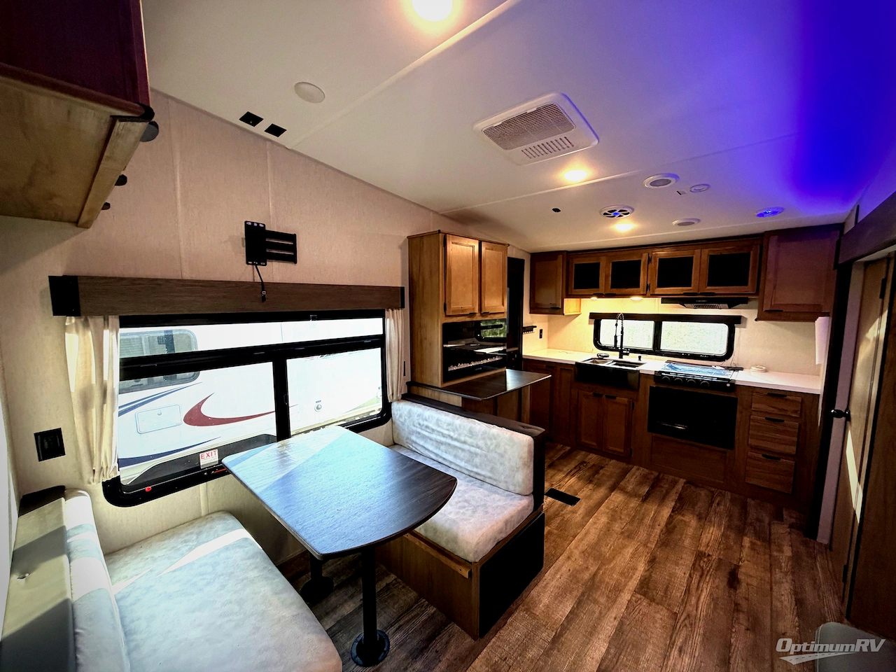 2024 Forest River Cherokee Black Label 235MBBL Photo 6